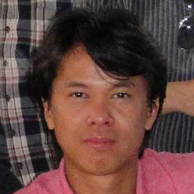 Marc Phung avec t-Shirt rose membre association lao paris Golfeurs