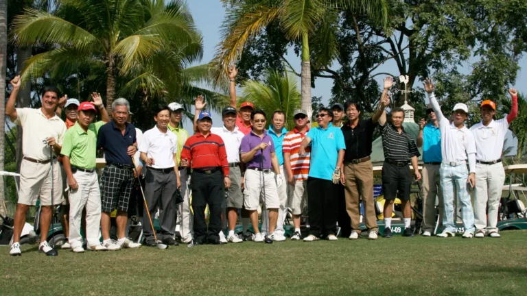 Association Lao Paris Golfeurs au victory park golf country club de Nongkhrai Thailande